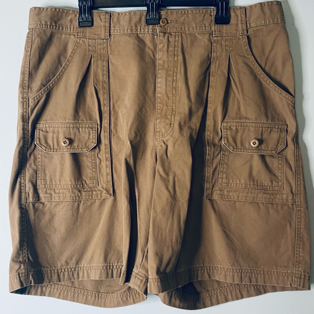 Cabela’s Men’s Hiking Shorts 40 Khaki Flat Front Adult 7 pocket hikers